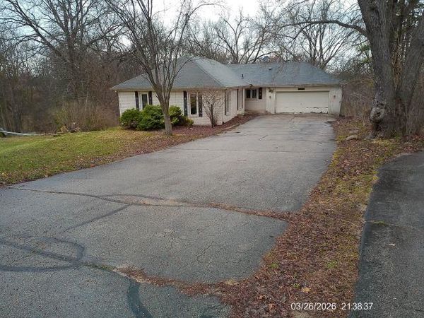 8046 Harvest Hill Drive, ROSCOE, IL 61073