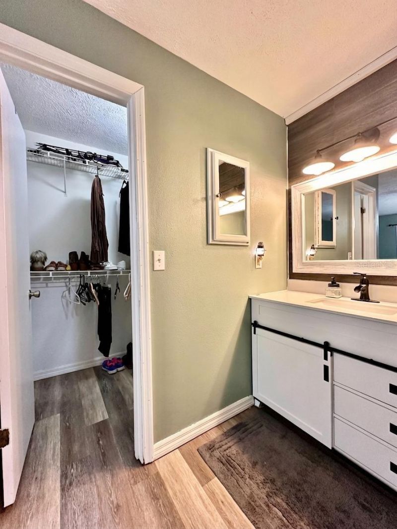 4251 NE 138th Place , Anthony, FL 32617 Photo