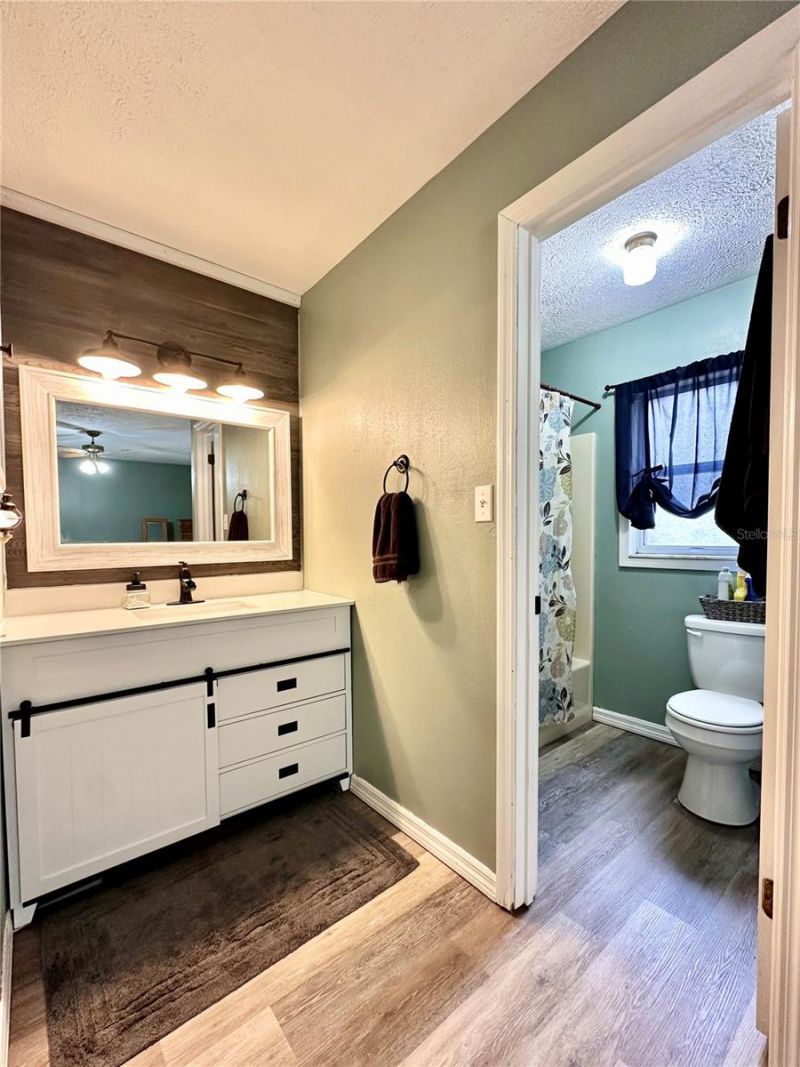 4251 NE 138th Place , Anthony, FL 32617 Photo