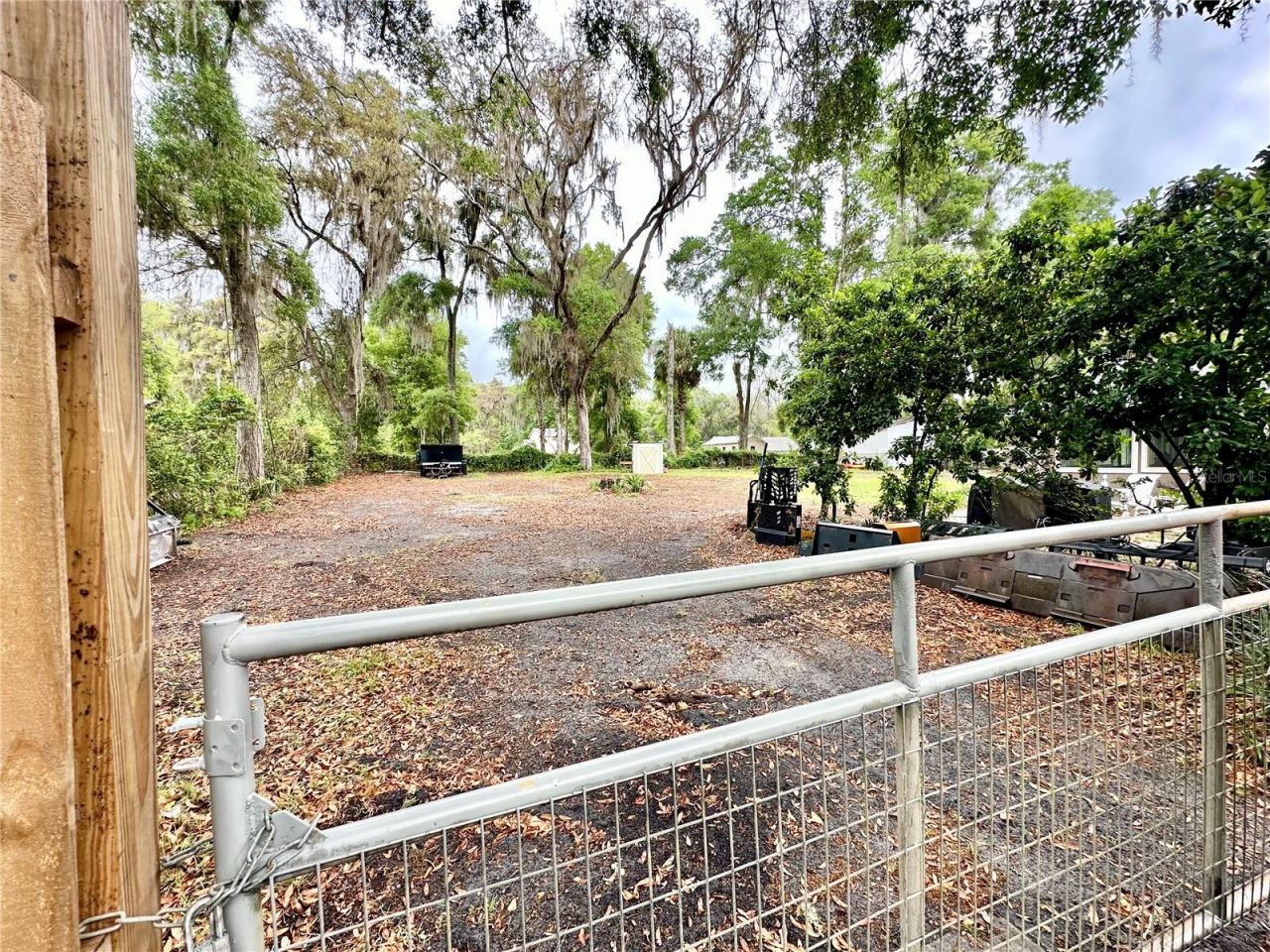 4251 NE 138th Place , Anthony, FL 32617 Photo