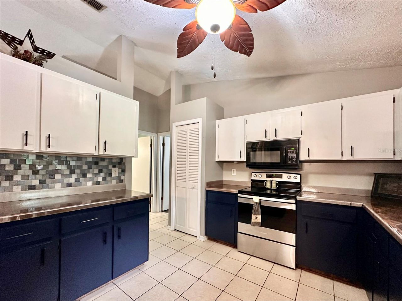 4251 NE 138th Place , Anthony, FL 32617 Photo