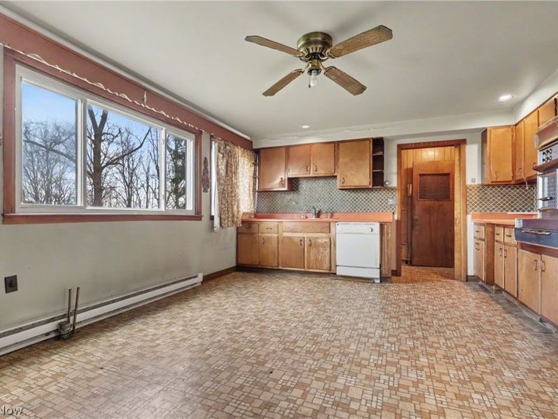 16790 Main Market Road, West Farmington, OH 44491 Photo 9