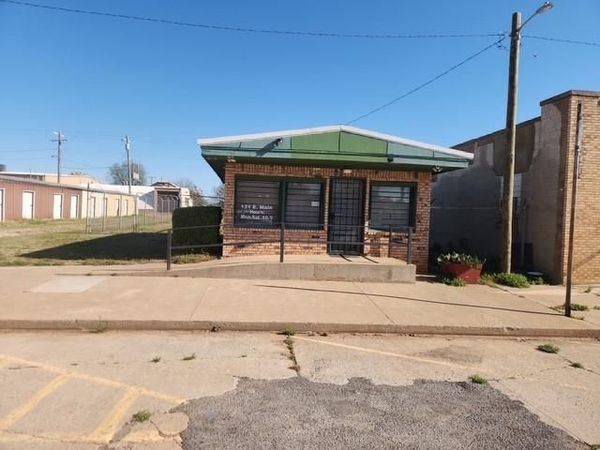 121 E Main Street, Geary, OK 73040