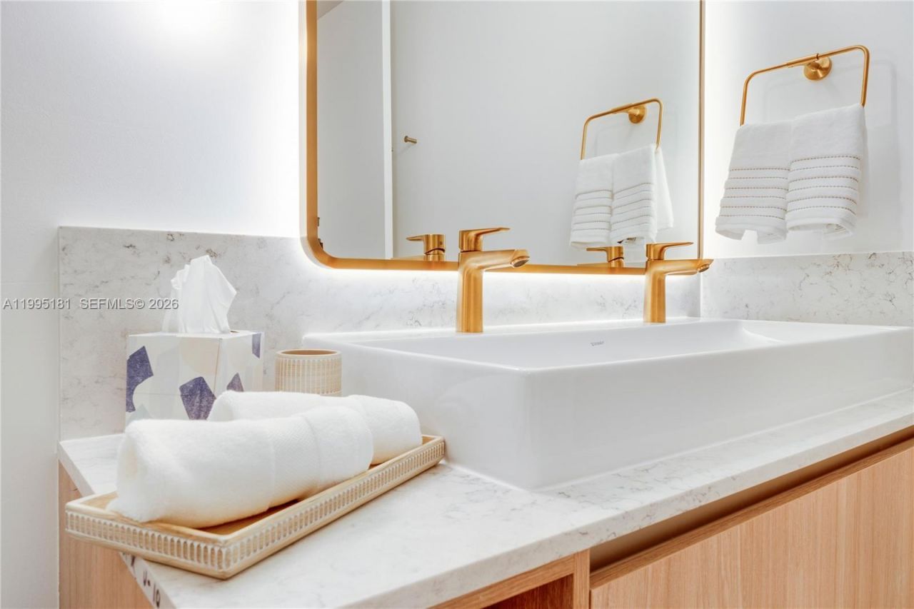 159 NE 6th Street, Unit 3310, Miami, FL 33132 Photo