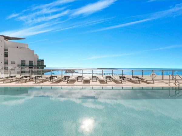 1300 Brickell Bay Dr, Unit 1010, Miami, FL 33131