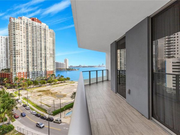 1300 Brickell Bay Dr, Unit 1010, Miami, FL 33131