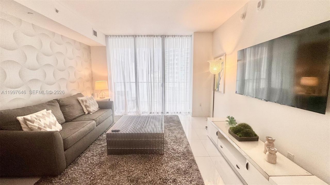 1300 Brickell Bay Dr, Unit 1010, Miami, FL 33131 Photo