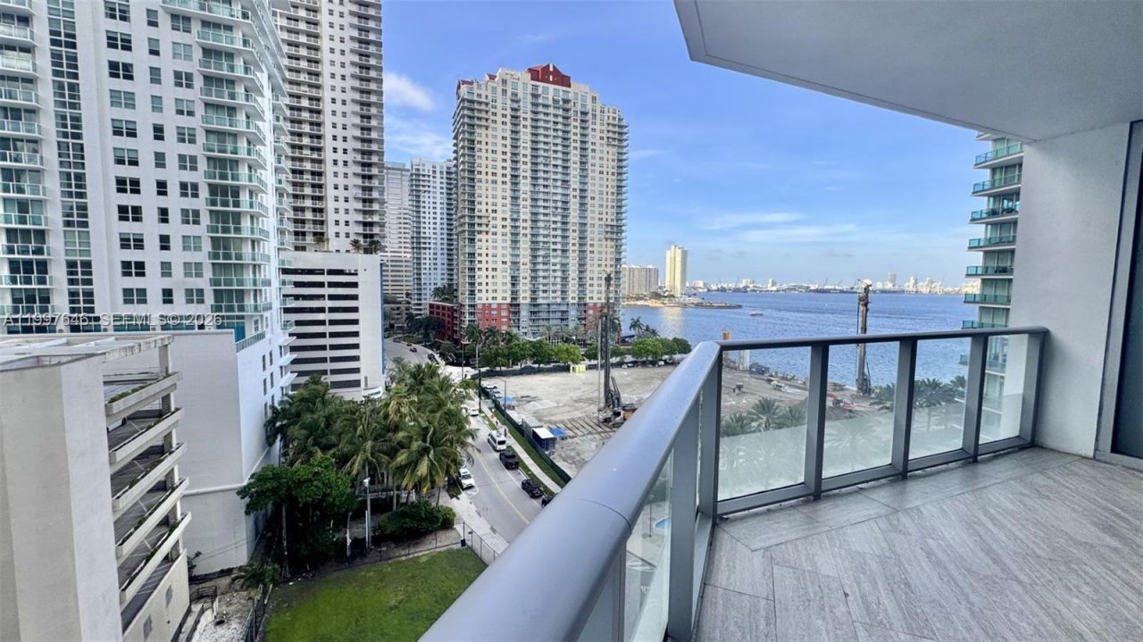 1300 Brickell Bay Dr, Unit 1010, Miami, FL 33131 Photo