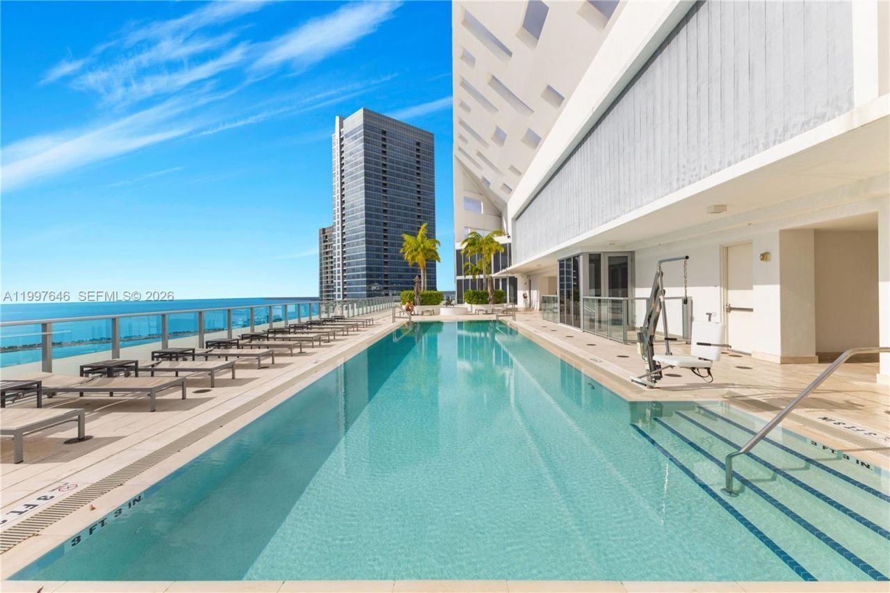 1300 Brickell Bay Dr, Unit 1010, Miami, FL 33131 Photo