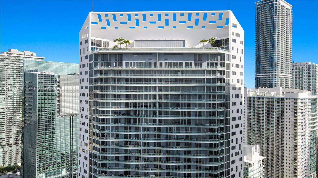 1300 Brickell Bay Dr, Unit 1010, Miami, FL 33131 Photo
