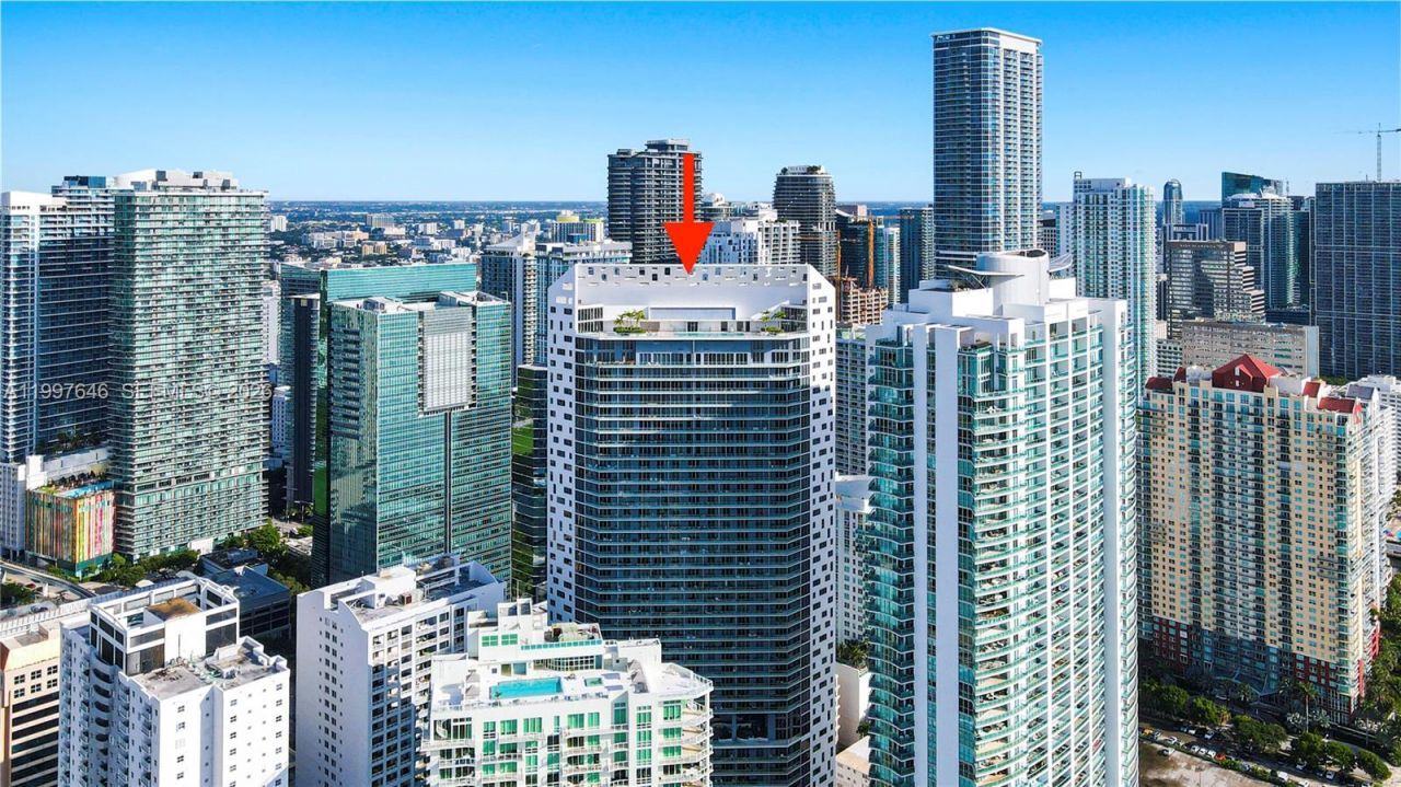 1300 Brickell Bay Dr, Unit 1010, Miami, FL 33131 Photo