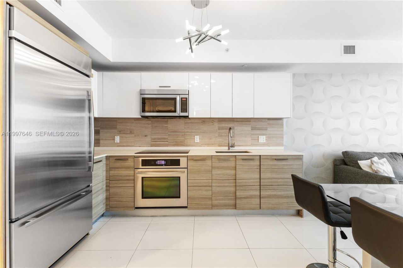 1300 Brickell Bay Dr, Unit 1010, Miami, FL 33131 Photo