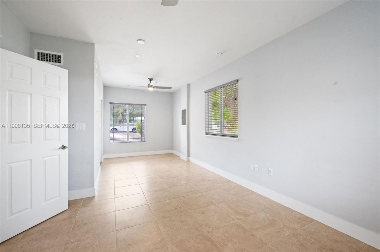 4 Transylvania Ave, Unit B, Key Largo, FL 33037 Photo