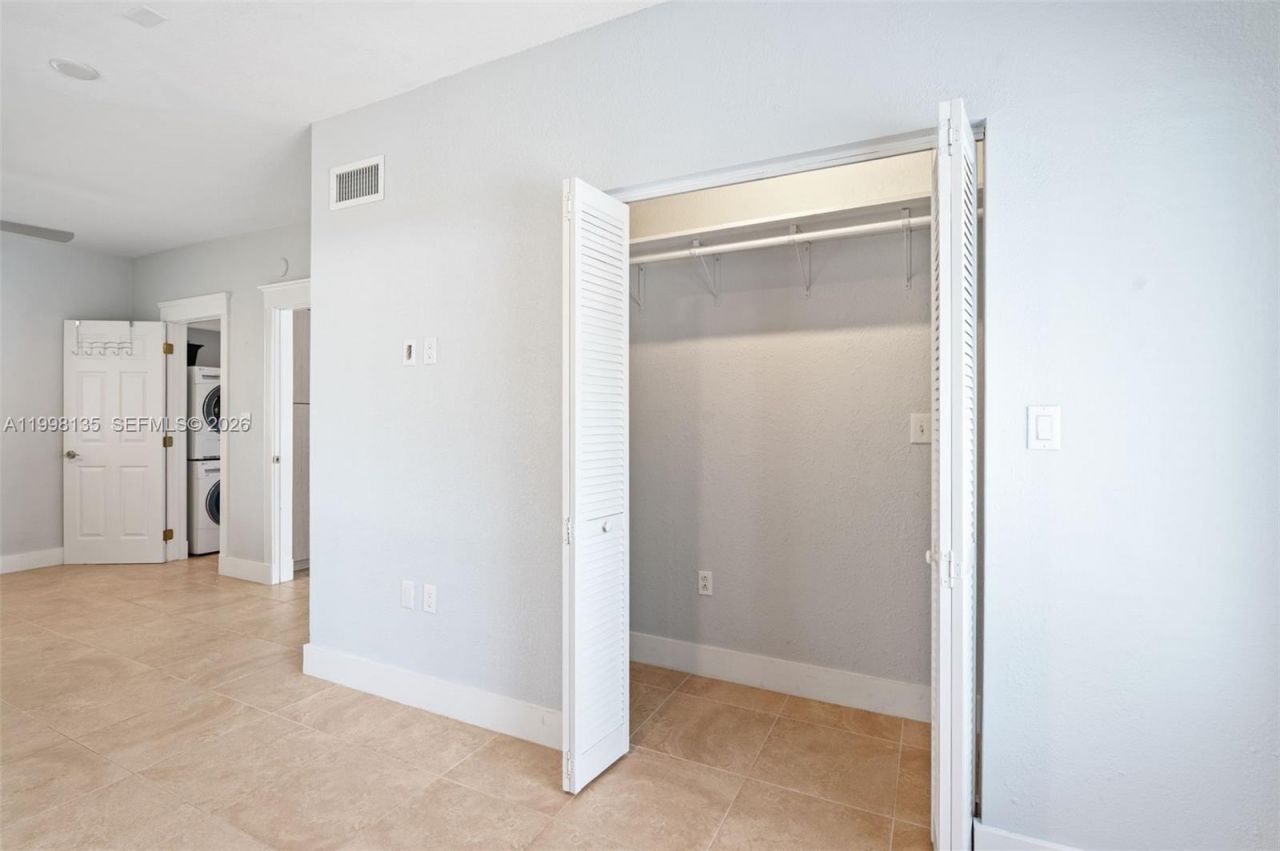 4 Transylvania Ave, Unit B, Key Largo, FL 33037 Photo