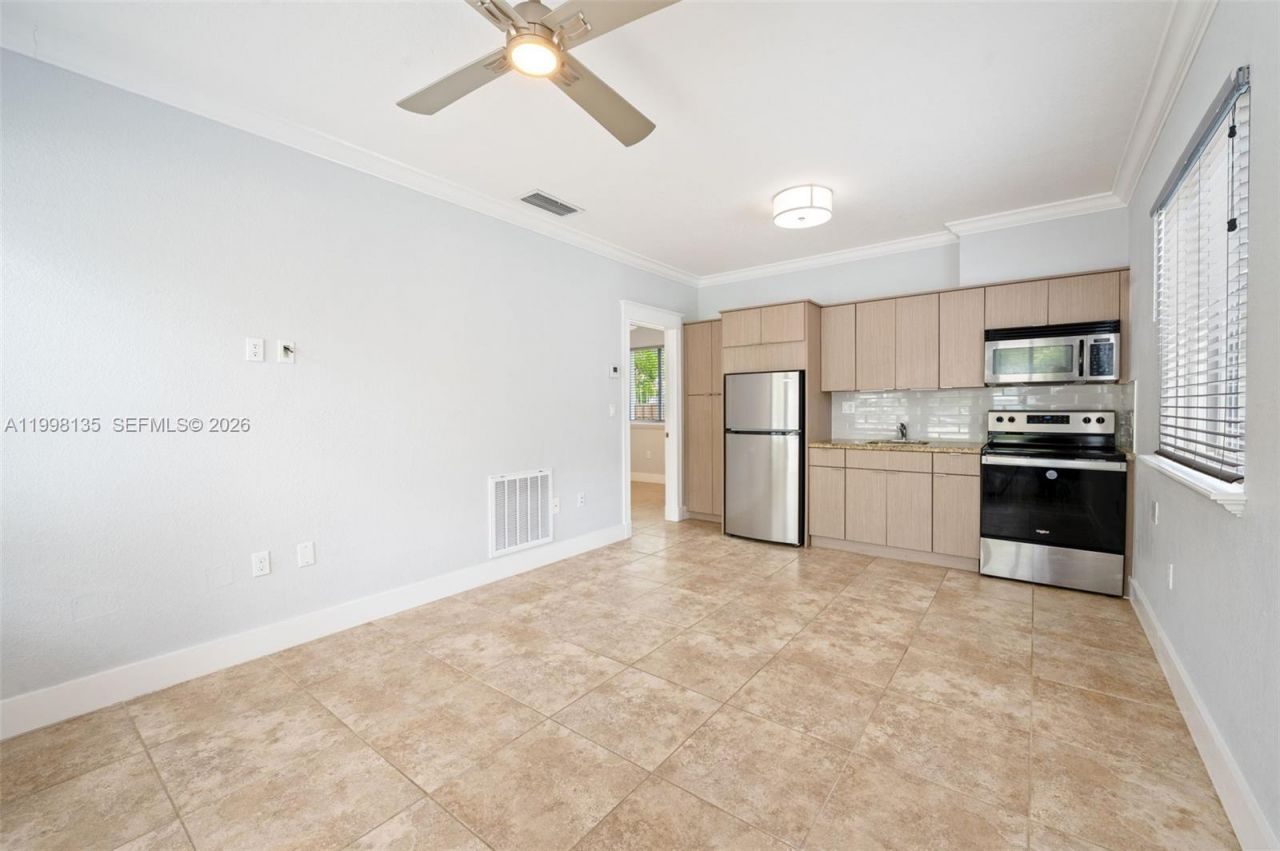 4 Transylvania Ave, Unit B, Key Largo, FL 33037 Photo