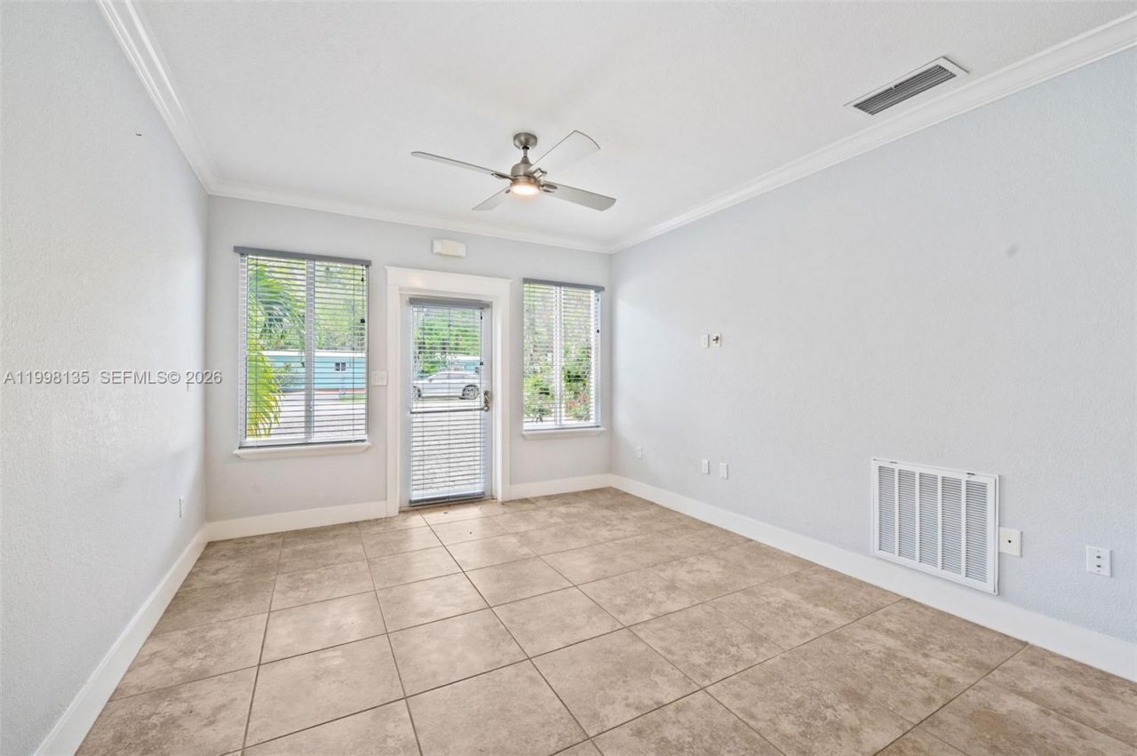 4 Transylvania Ave, Unit B, Key Largo, FL 33037 Photo