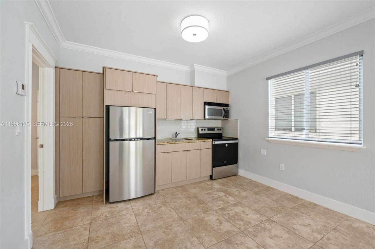 4 Transylvania Ave, Unit B, Key Largo, FL 33037 Photo