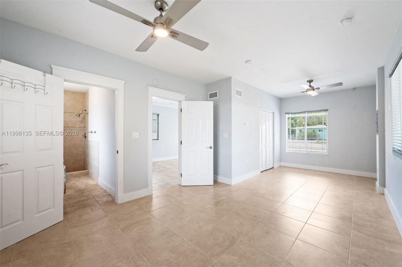 4 Transylvania Ave, Unit B, Key Largo, FL 33037 Photo