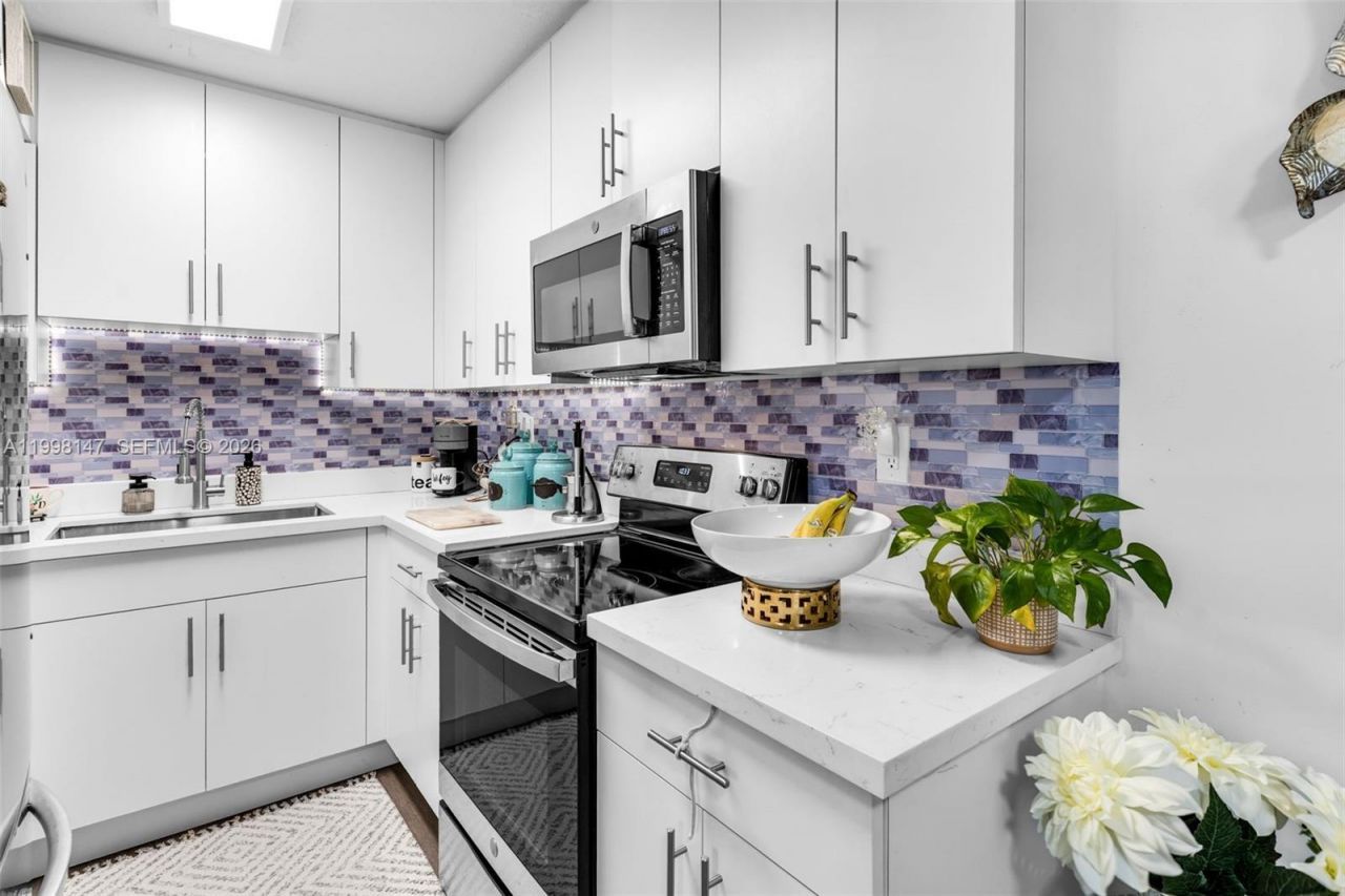 6210 SW 131st Ct, Unit 204, Miami, FL 33183 Photo