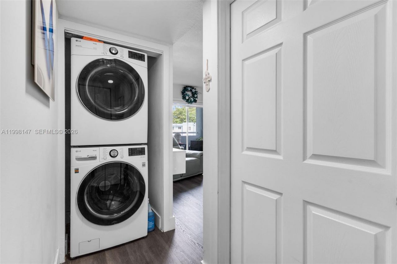 6210 SW 131st Ct, Unit 204, Miami, FL 33183 Photo