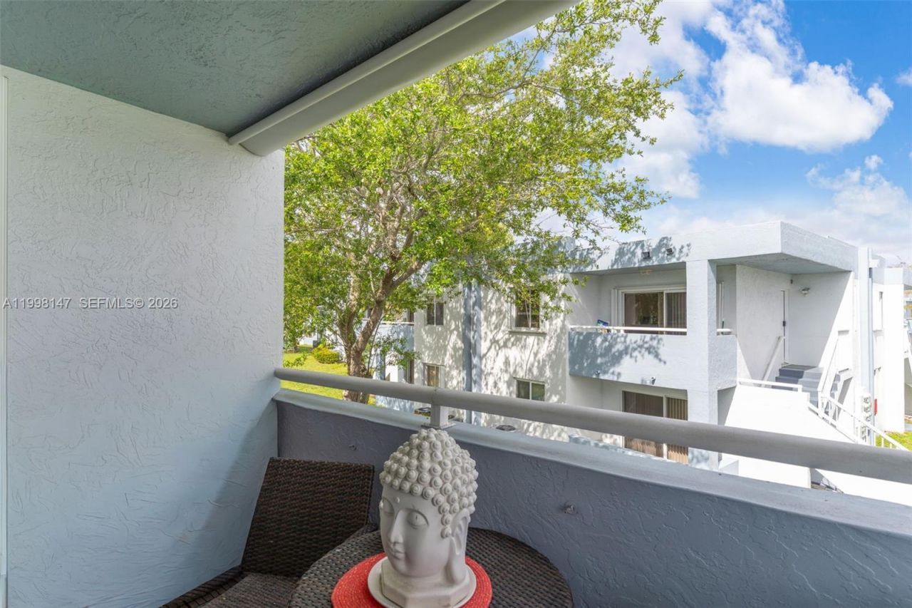 6210 SW 131st Ct, Unit 204, Miami, FL 33183 Photo