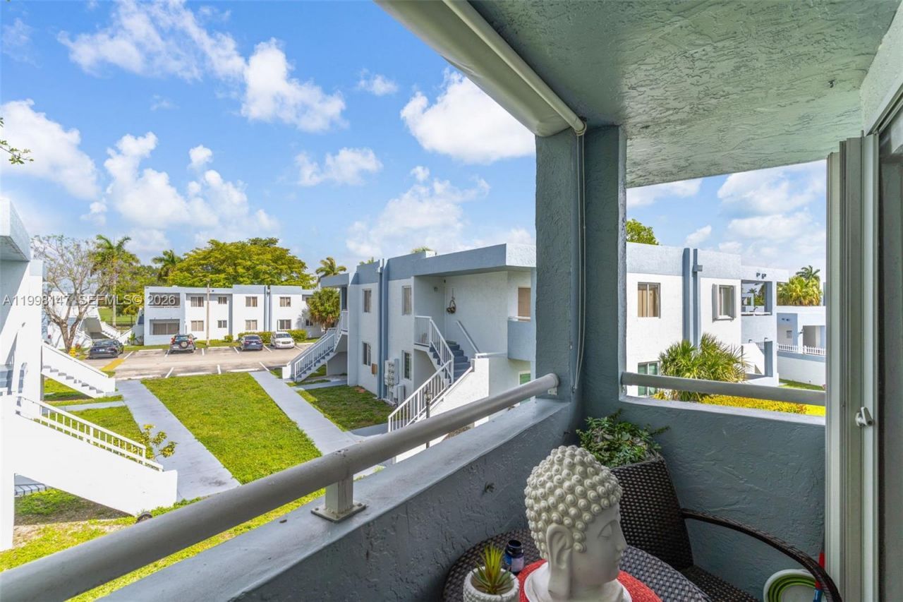 6210 SW 131st Ct, Unit 204, Miami, FL 33183 Photo