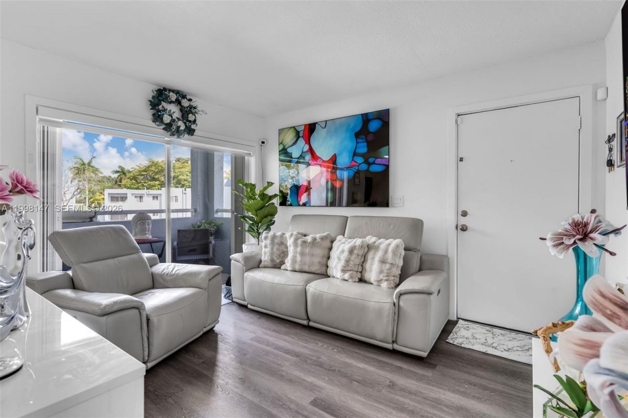 6210 SW 131st Ct, Unit 204, Miami, FL 33183 Photo