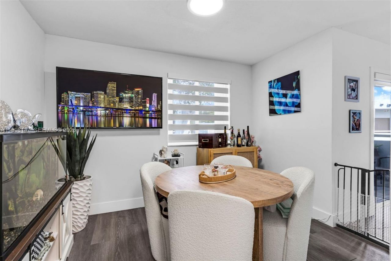 6210 SW 131st Ct, Unit 204, Miami, FL 33183 Photo