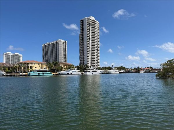 2980 Point East Dr, Unit D311, Aventura, FL 33160