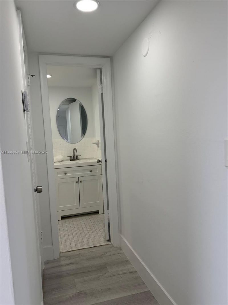2980 Point East Dr, Unit D311, Aventura, FL 33160 Photo