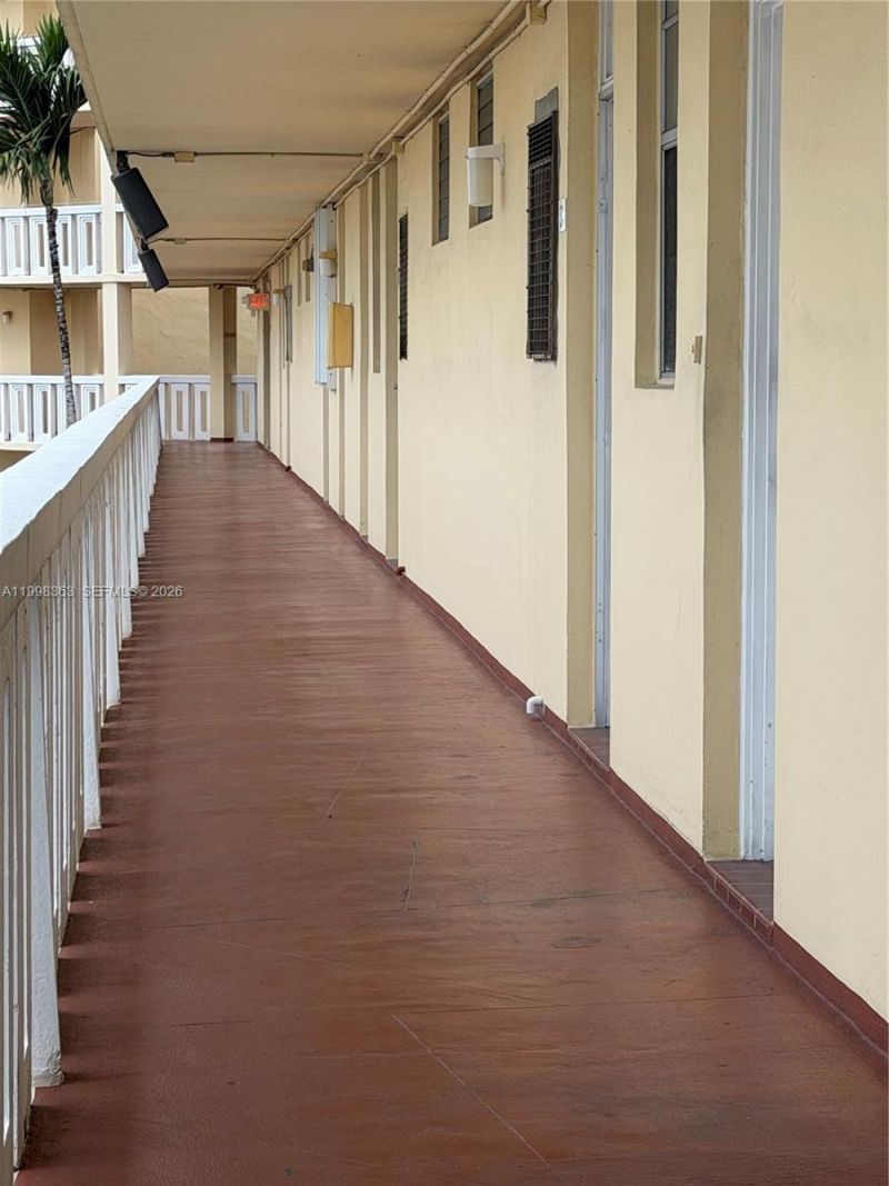 2980 Point East Dr, Unit D311, Aventura, FL 33160 Photo