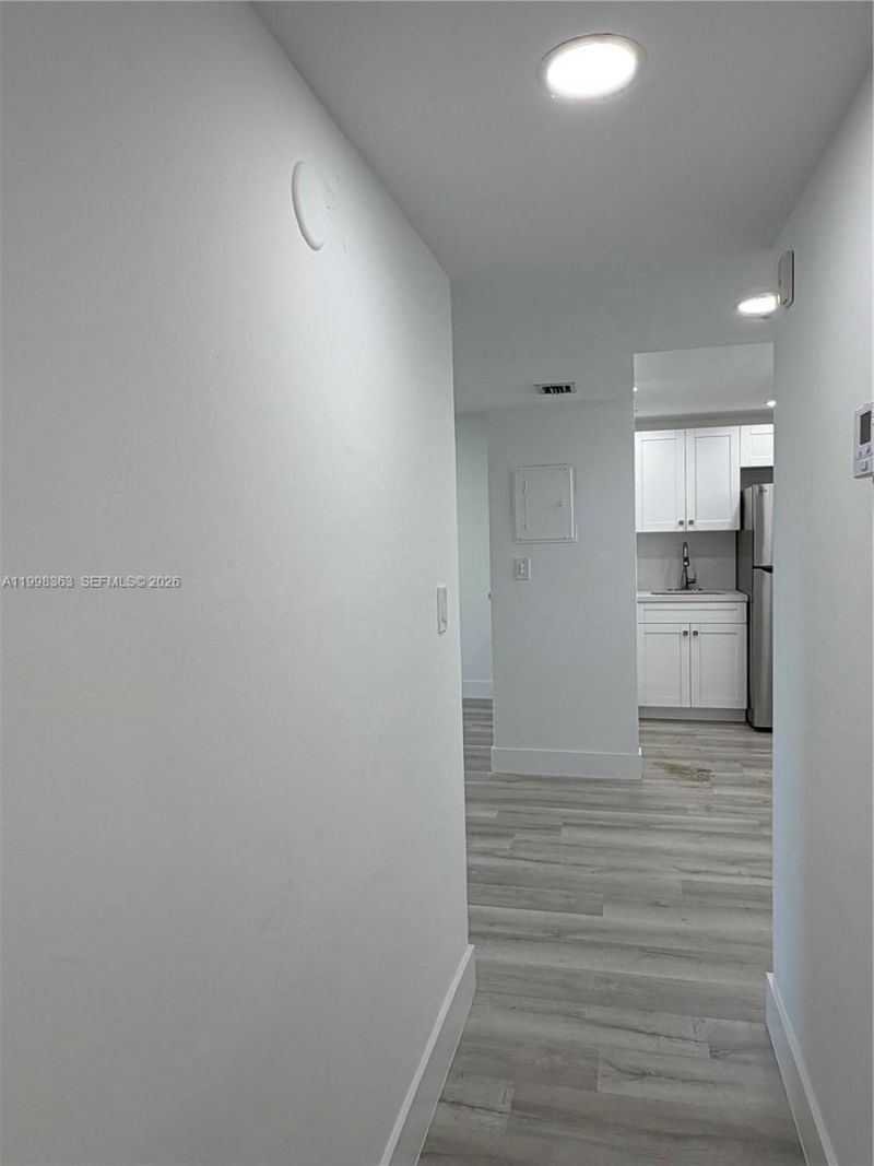 2980 Point East Dr, Unit D311, Aventura, FL 33160 Photo