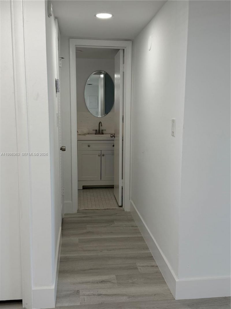 2980 Point East Dr, Unit D311, Aventura, FL 33160 Photo