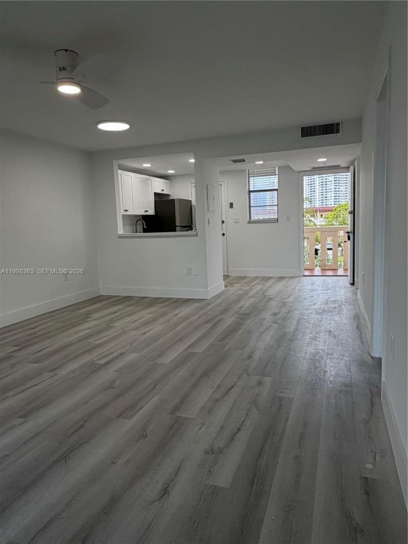 2980 Point East Dr, Unit D311, Aventura, FL 33160 Photo