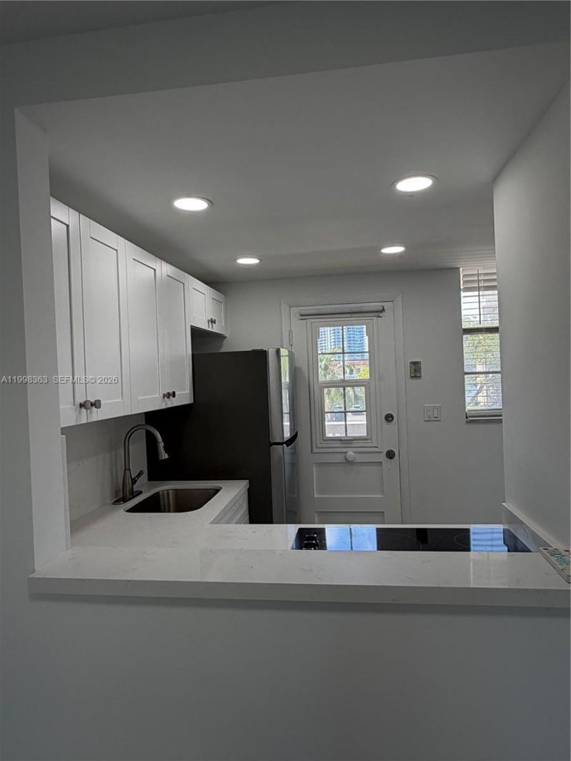 2980 Point East Dr, Unit D311, Aventura, FL 33160 Photo