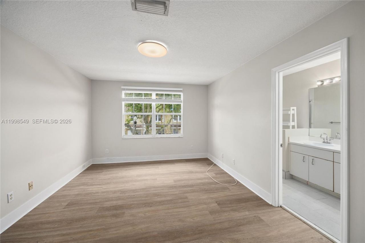 365 SW 122nd Ave, Pembroke Pines, FL 33025 Photo