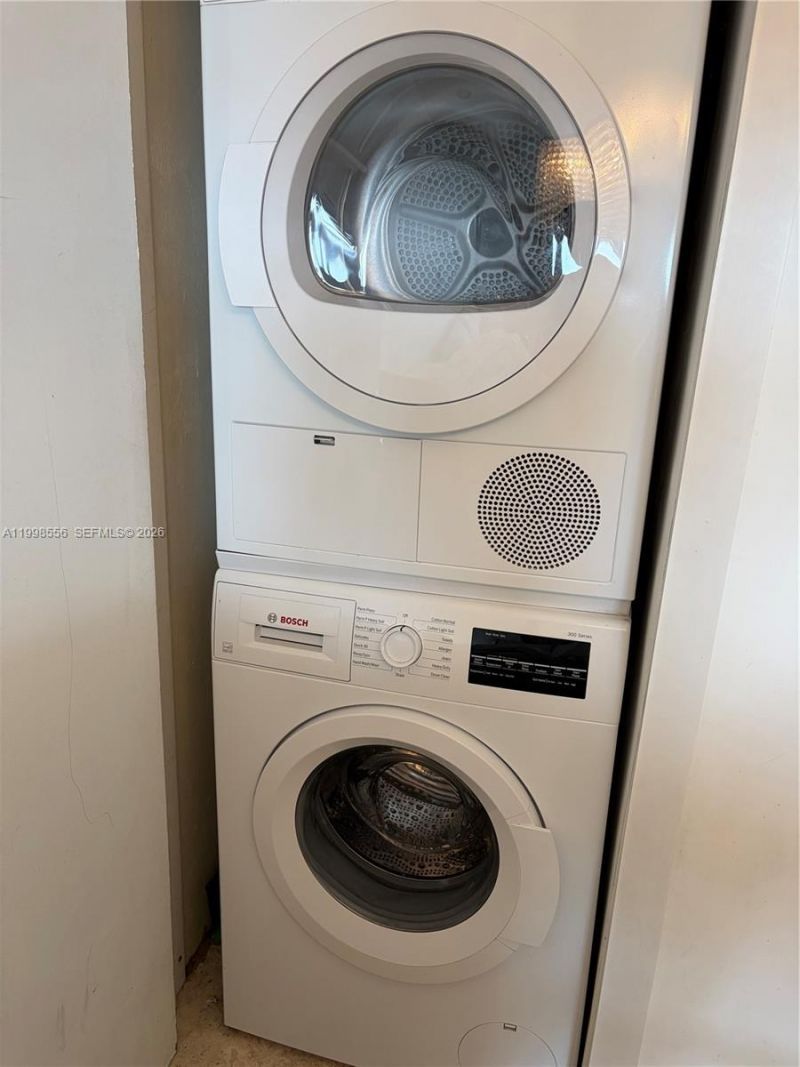 555 NE 15th St, Unit 26J, Miami, FL 33132 Photo