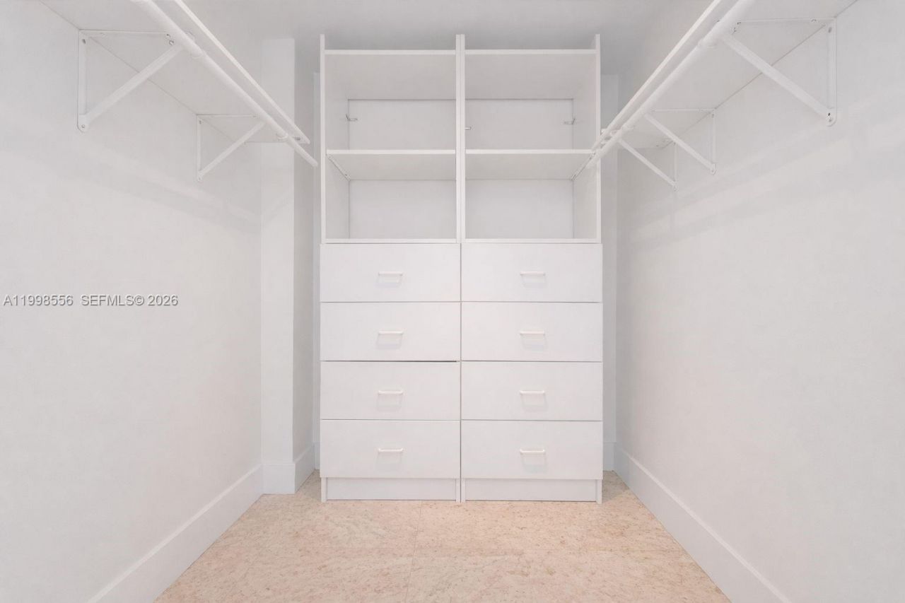 555 NE 15th St, Unit 26J, Miami, FL 33132 Photo