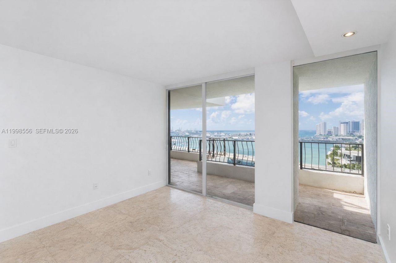 555 NE 15th St, Unit 26J, Miami, FL 33132 Photo