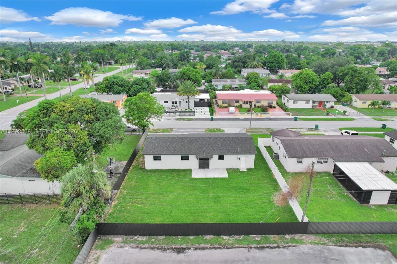 2225 NW 195th St , Miami Gardens, FL 33056 Photo