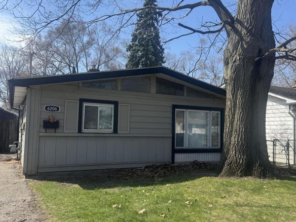 6206 Beech Daly Road, Taylor, MI 48180