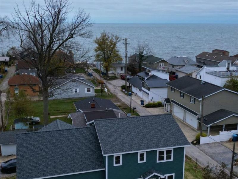 37 Silvern Street, Huron, OH 44839 Photo 2