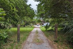 2668 Middle Street photo 4