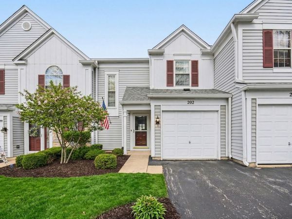 202 Shadybrook Lane , Aurora, IL 60504