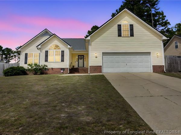 122 Jefferson Drive, Raeford, NC 28376
