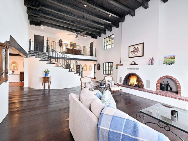 16 Toro, Santa Fe, NM 87508