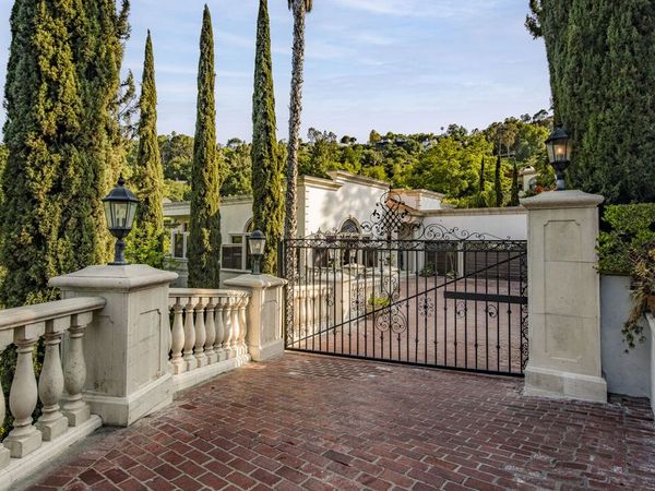 3780 Multiview Drive, Los Angeles, CA 90068