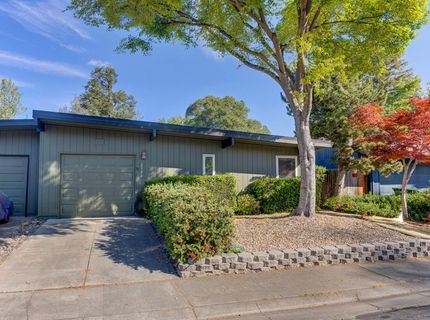 8745 Ski Ct, Elk Grove, CA 95624 Photo