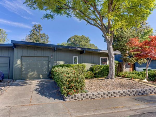 8745 Ski Ct, Elk Grove, CA 95624