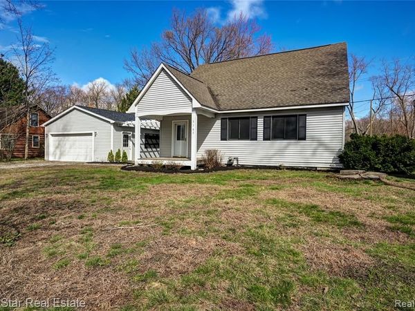 3165 Chenoa Street, Commerce Twp, MI 48382